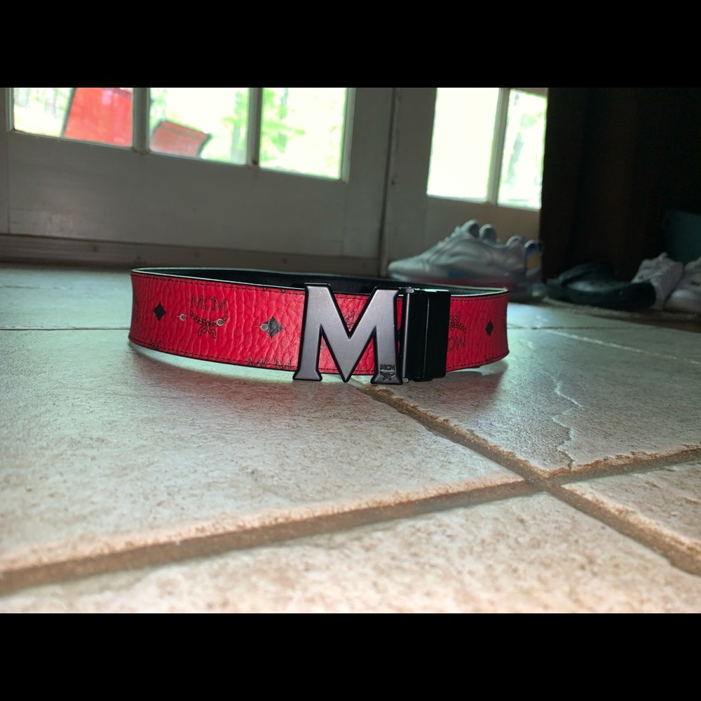 Red/Black reversible MCM BELT